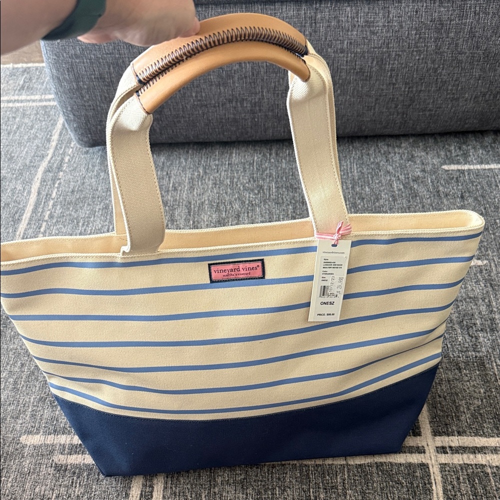Vineyard Vines Navy and Cream Striped Canvas Tote-NEVER USED - brand new